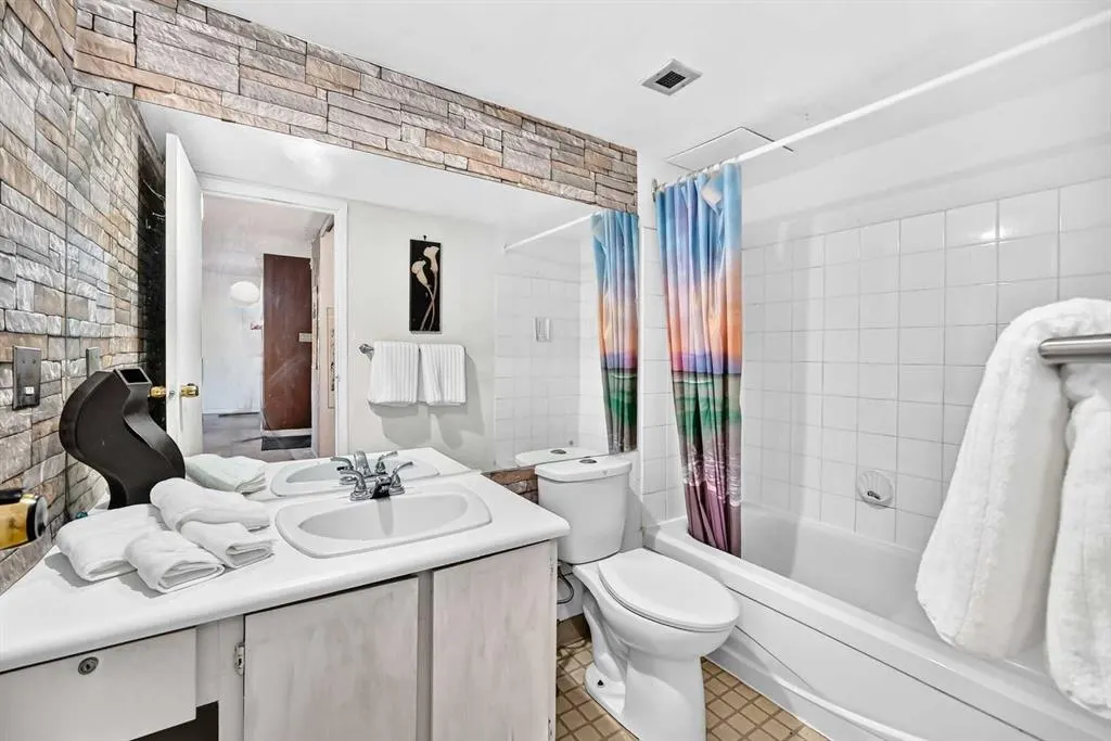 221 6 Avenue SE #2110