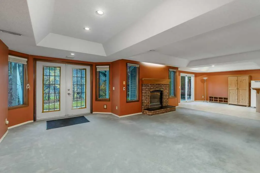 70 Riverview Circle