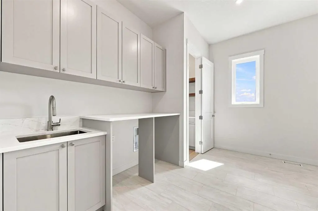 243 Red Tail Ridge SE