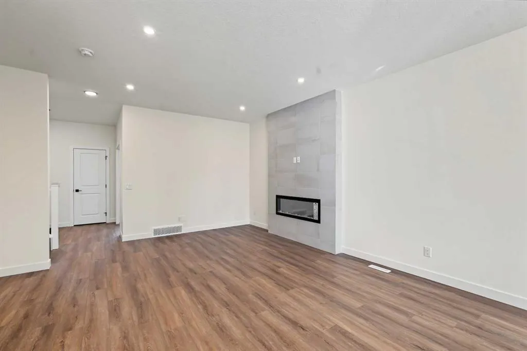 129 Bridgeport Gate
