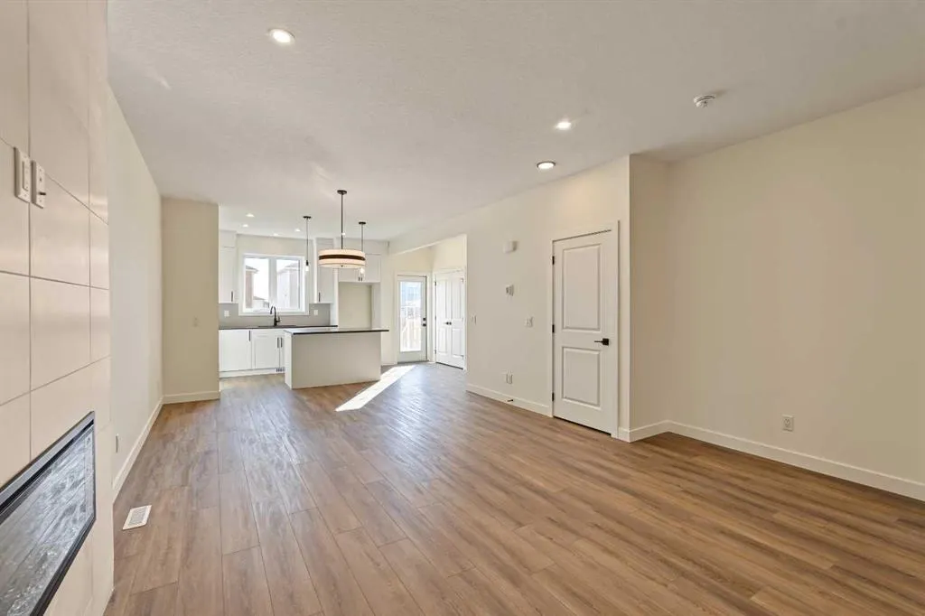 129 Bridgeport Gate