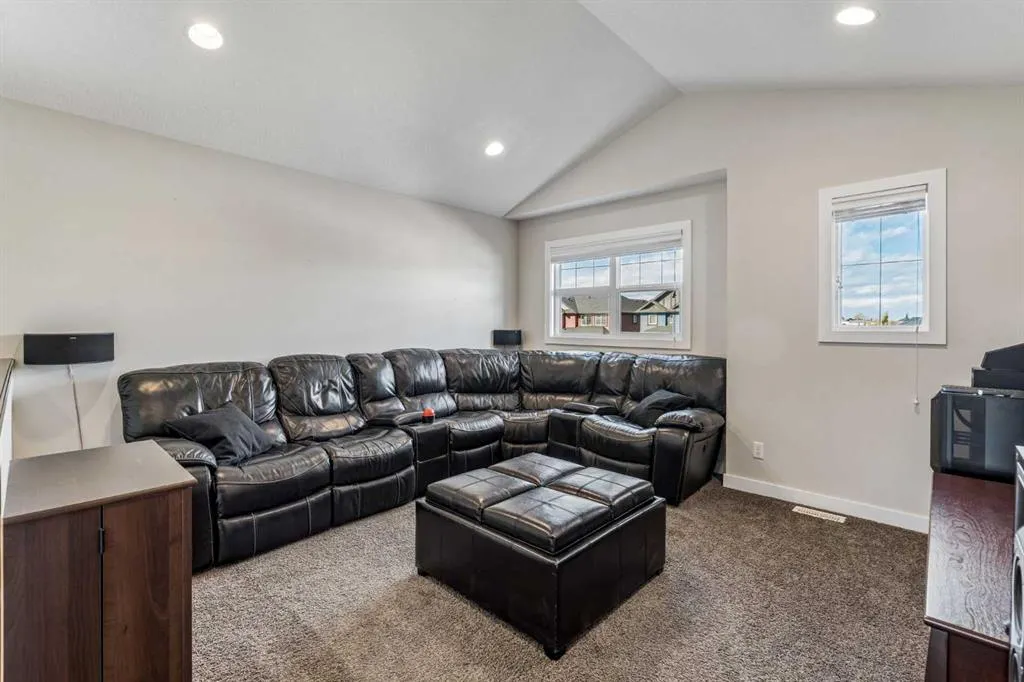 281 Boulder Creek Crescent SE