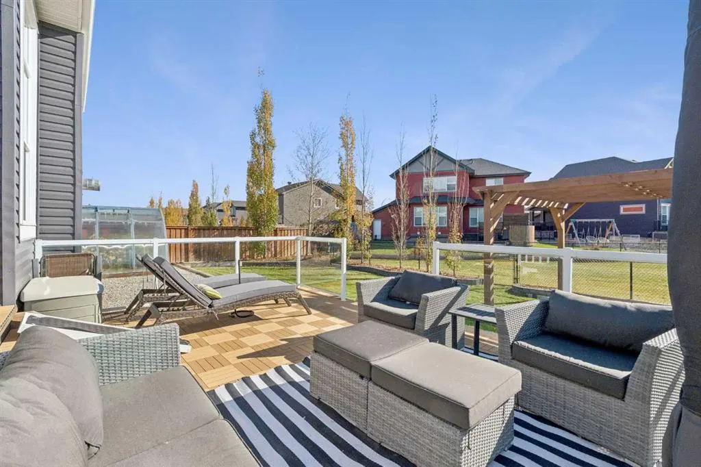 281 Boulder Creek Crescent SE