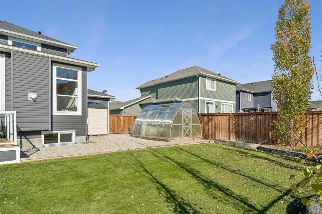 281 Boulder Creek Crescent SE