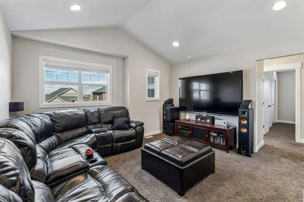 281 Boulder Creek Crescent SE