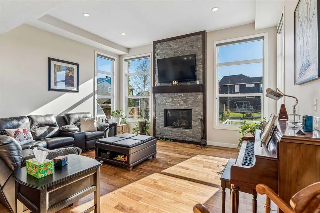 281 Boulder Creek Crescent SE