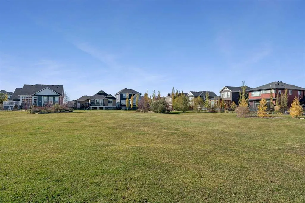 281 Boulder Creek Crescent SE