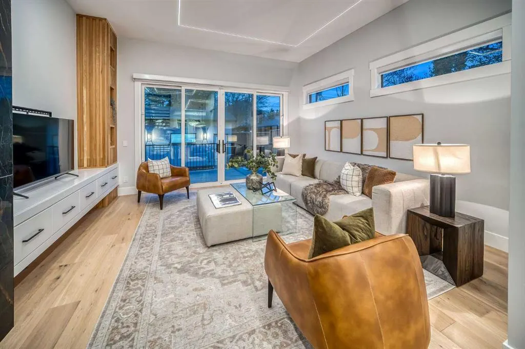 1904 13 Street SW