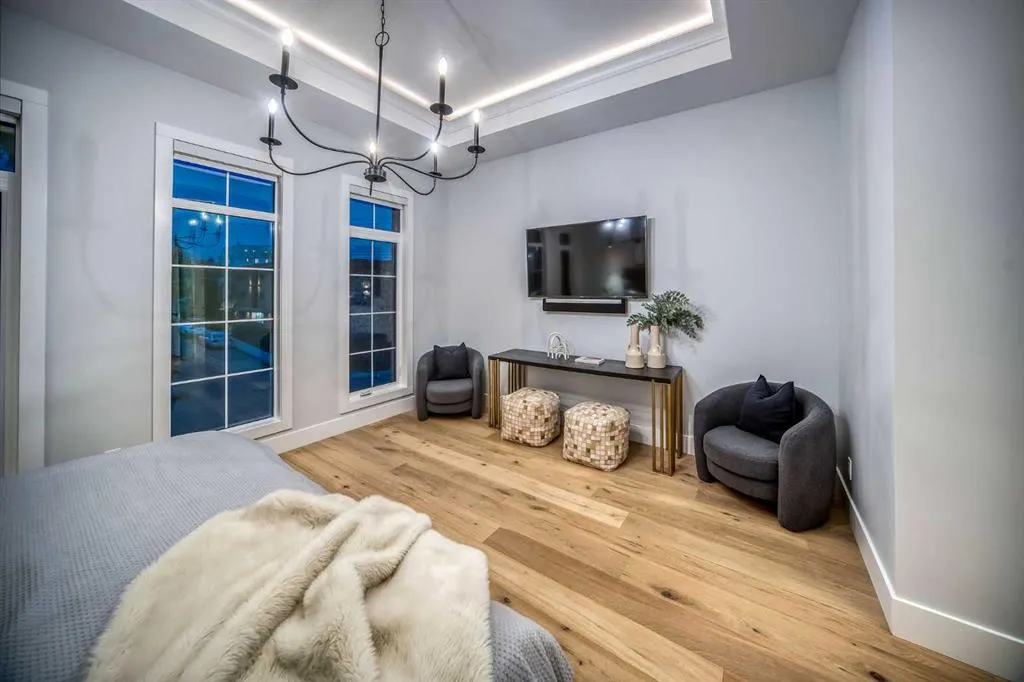 1904 13 Street SW
