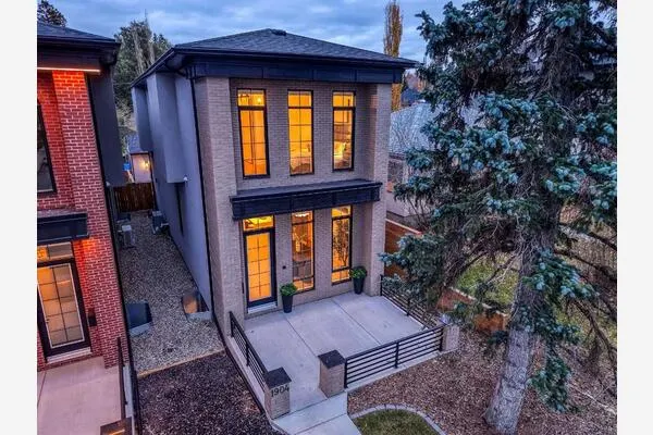 1904 13 Street SW