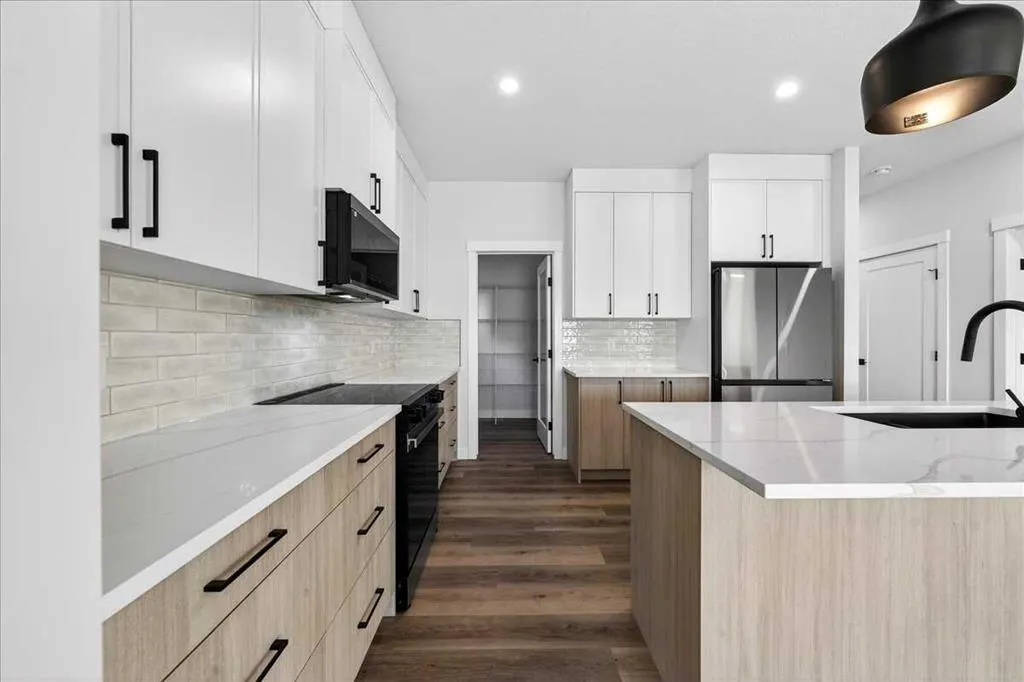 3 Lakewood Way