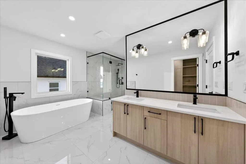 3 Lakewood Way
