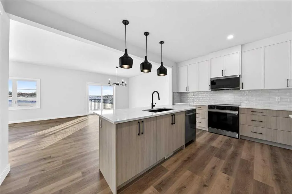 3 Lakewood Way