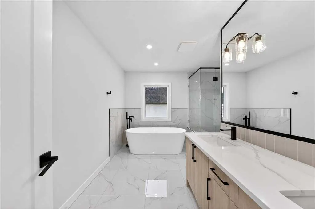 3 Lakewood Way