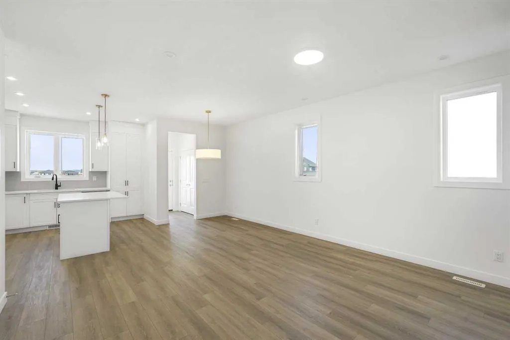 148 Monarch Bend