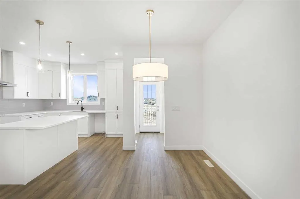 148 Monarch Bend