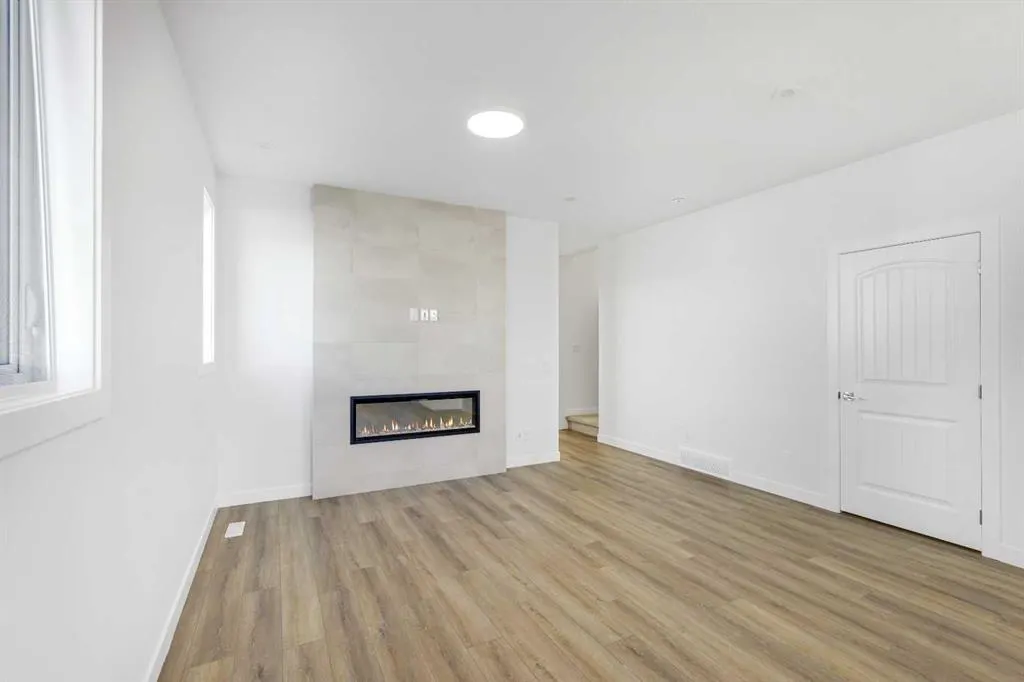 148 Monarch Bend