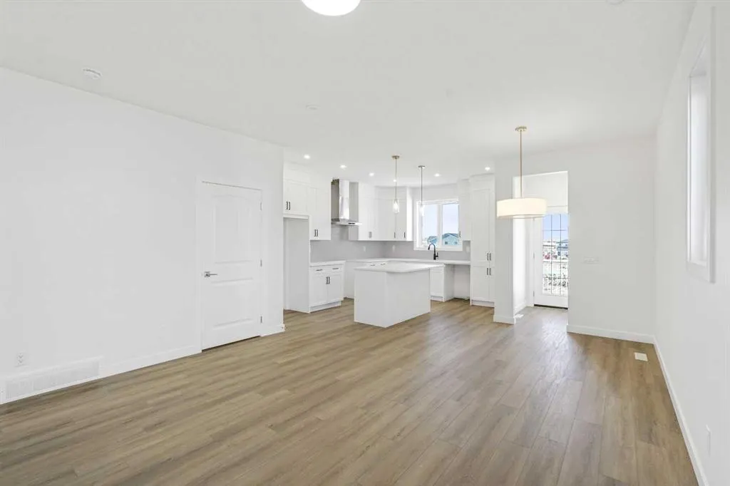 148 Monarch Bend
