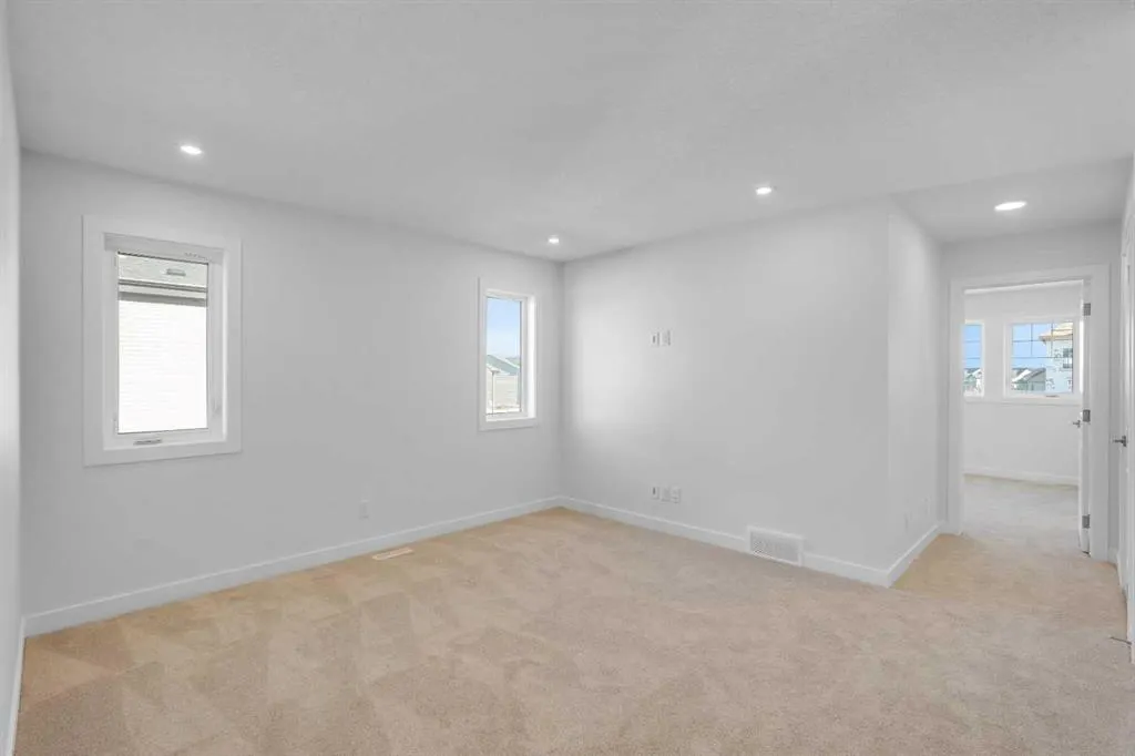148 Monarch Bend