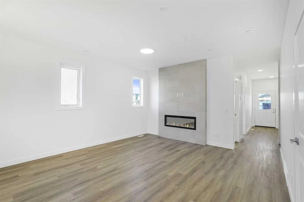 148 Monarch Bend