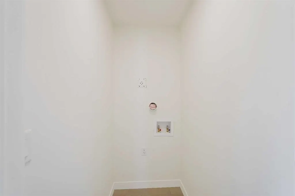 148 Monarch Bend