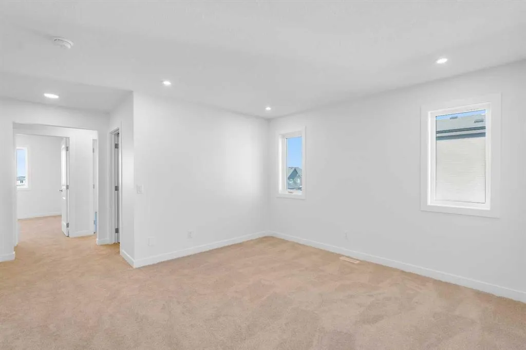 148 Monarch Bend