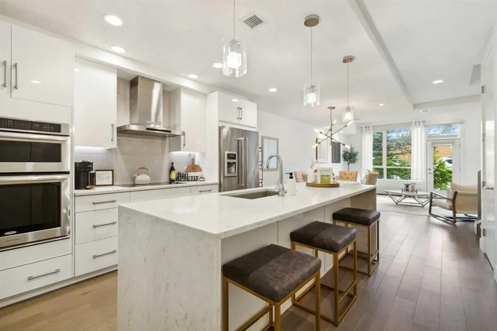 1611 28 Avenue SW #103