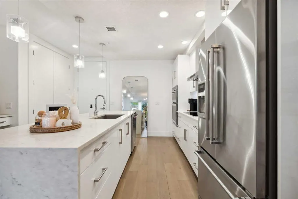 1611 28 Avenue SW #103