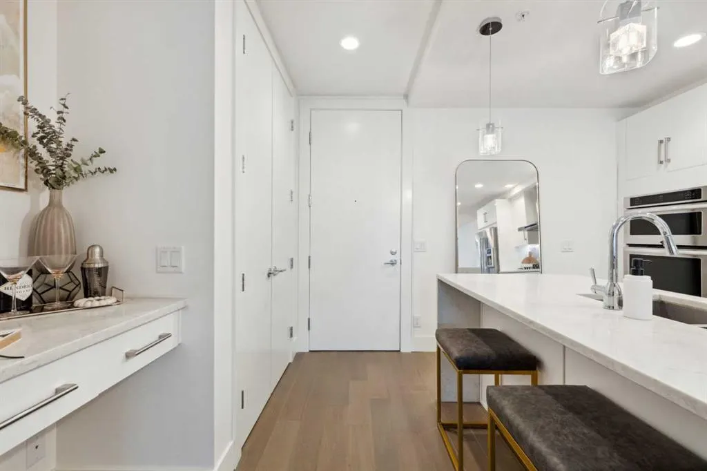 1611 28 Avenue SW #103