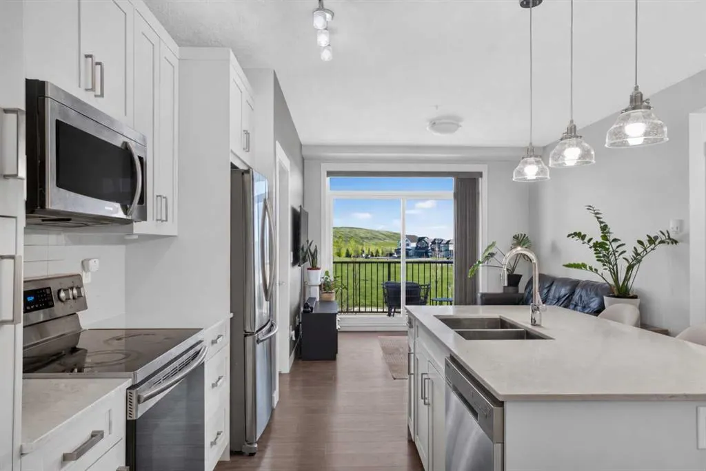 10 Walgrove SE #217