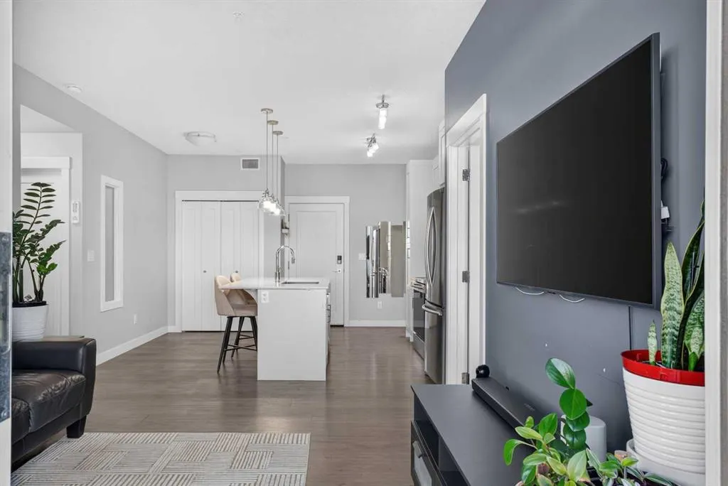 10 Walgrove SE #217