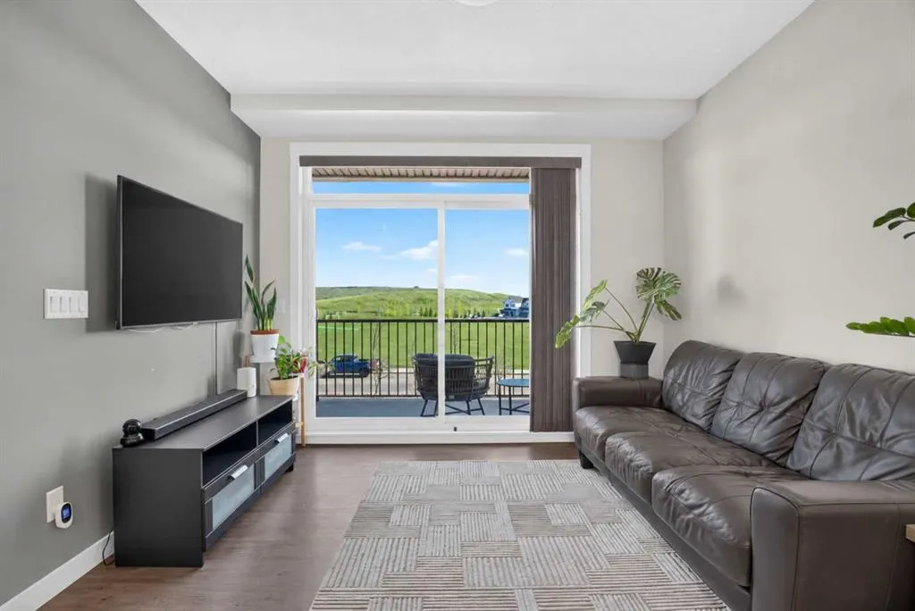 10 Walgrove SE #217