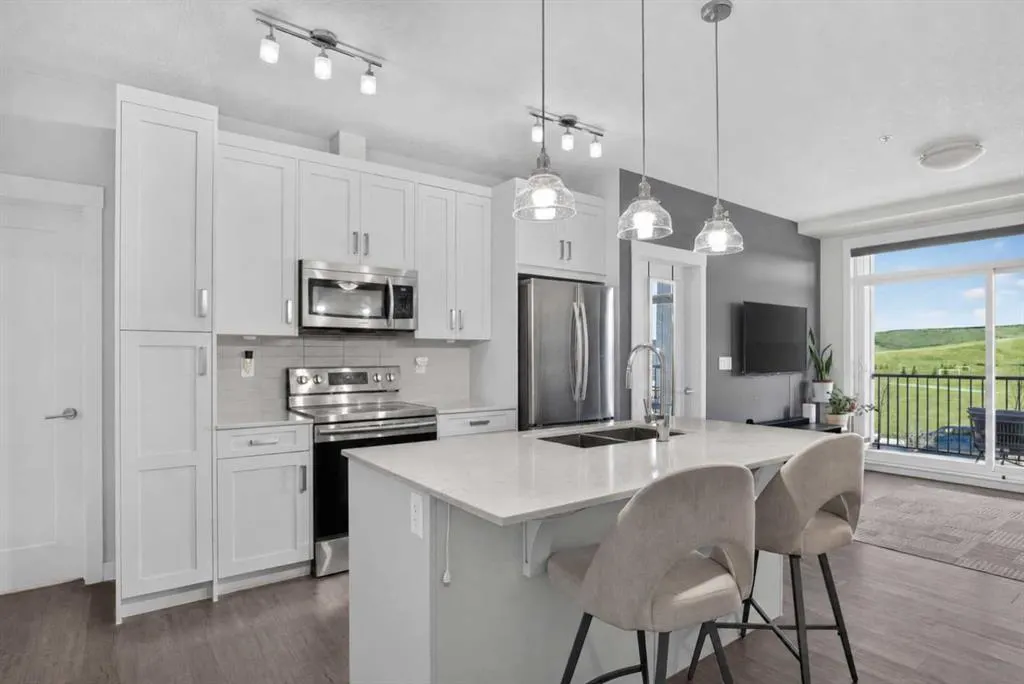 10 Walgrove SE #217