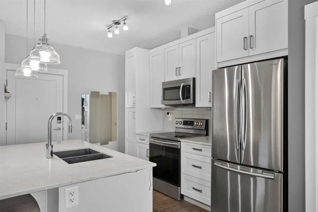 10 Walgrove SE #217
