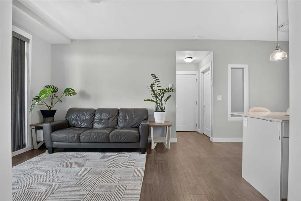 10 Walgrove SE #217