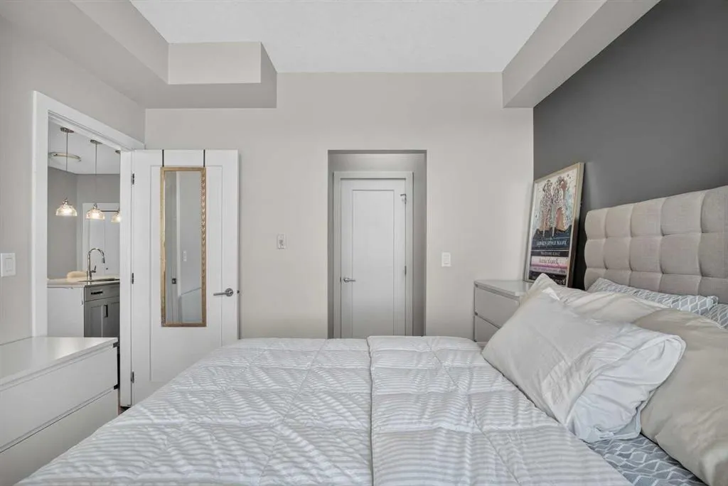 10 Walgrove SE #217