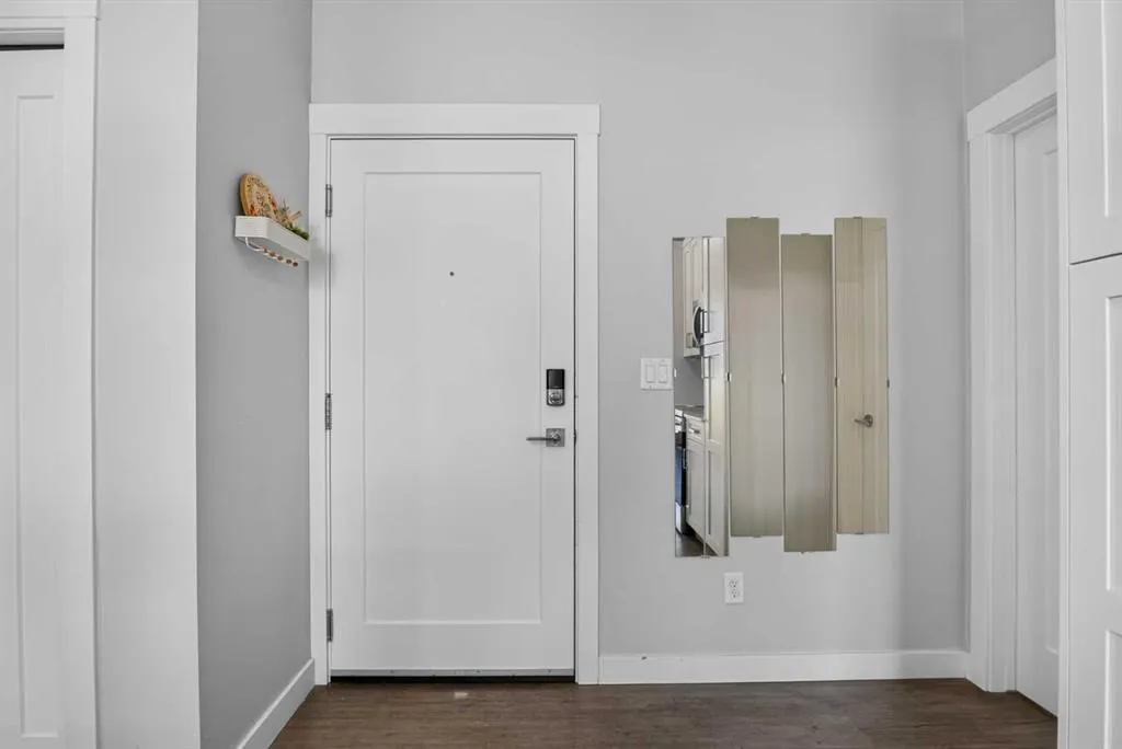 10 Walgrove SE #217