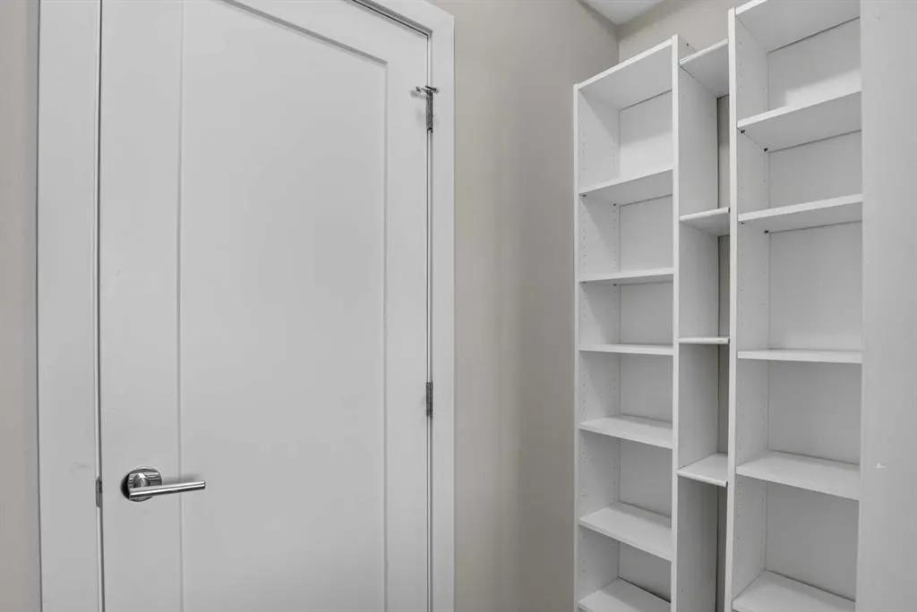 10 Walgrove SE #217
