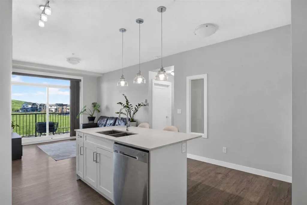 10 Walgrove SE #217