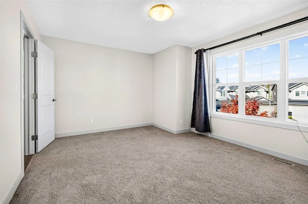78 Cranarch View SE