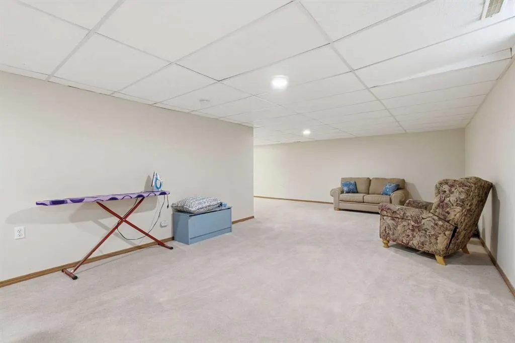 110 Somervale Point SW