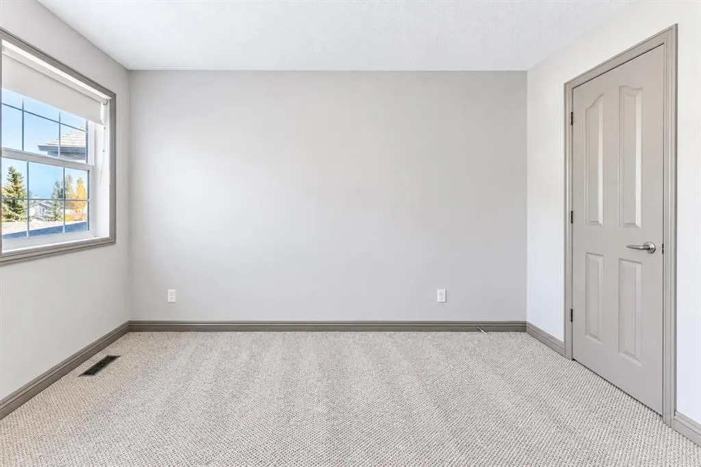 51 Chapalina Terrace SE