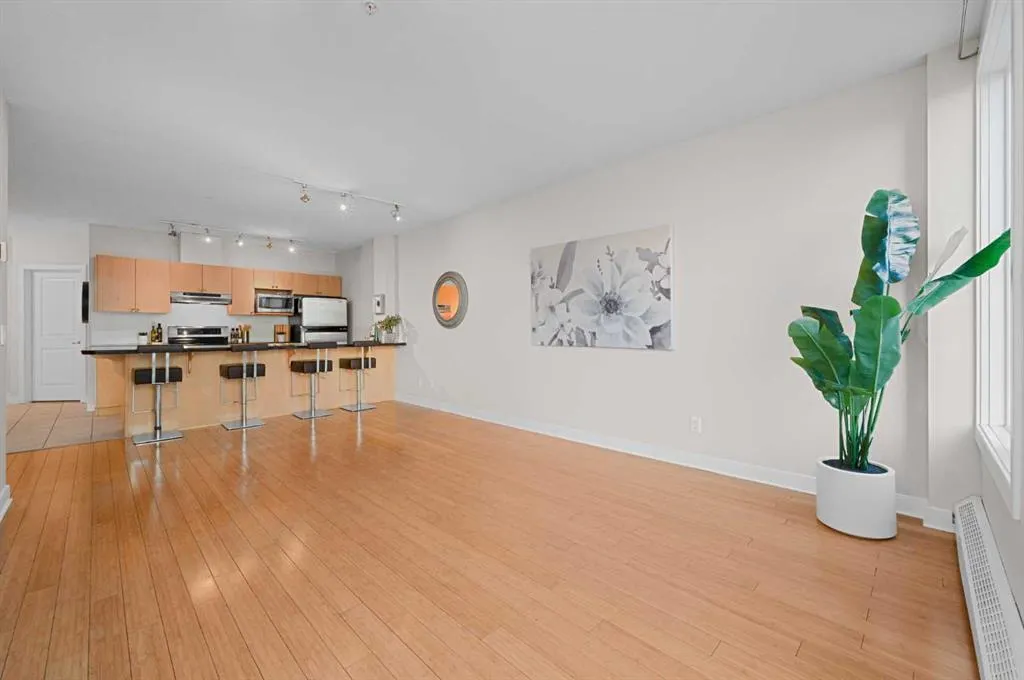 328 21 Avenue SW #310