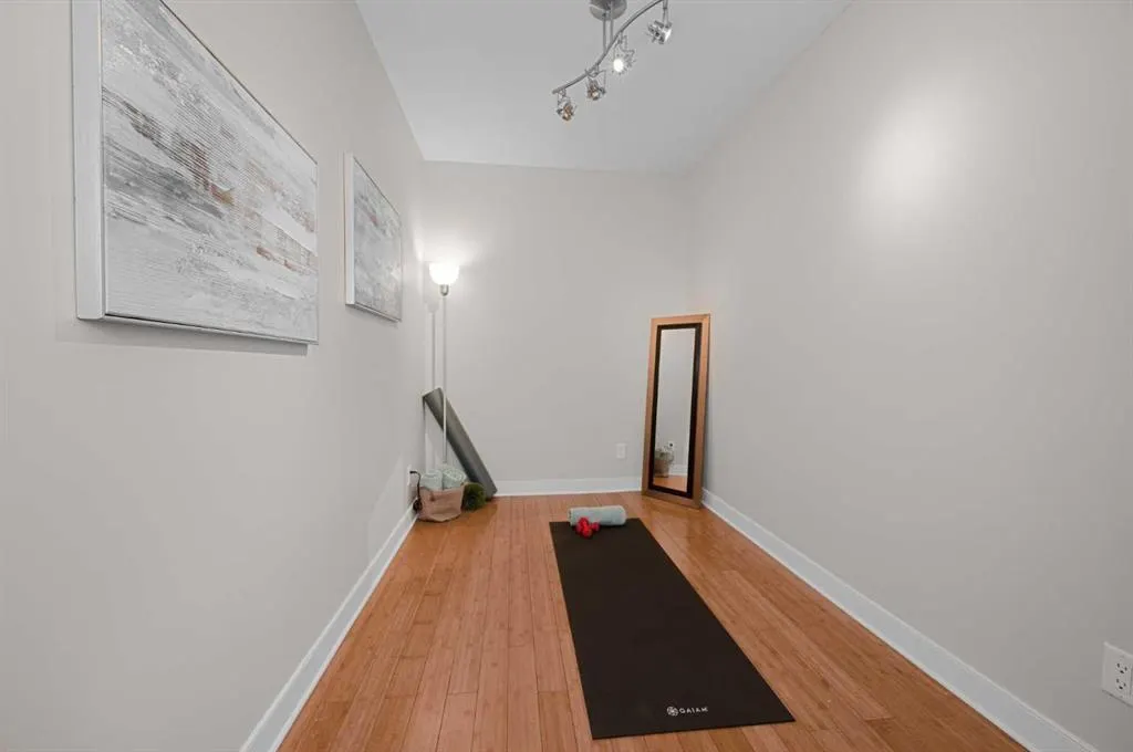 328 21 Avenue SW #310
