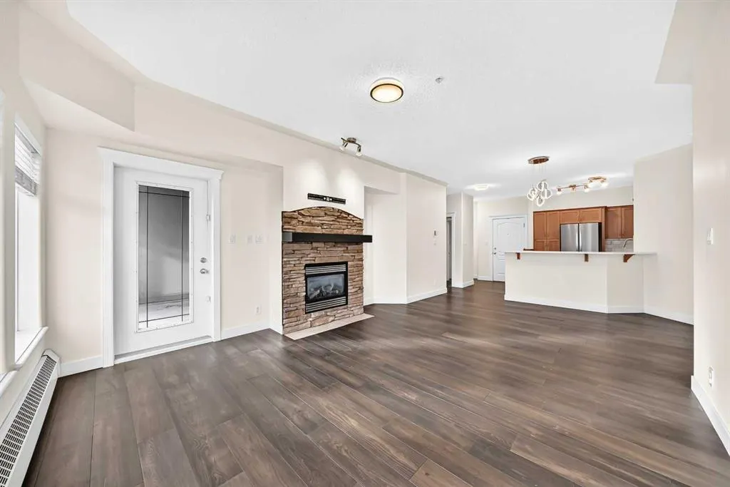 10 Discovery Ridge Close SW #437