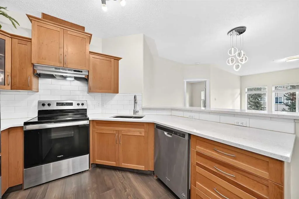 10 Discovery Ridge Close SW #437