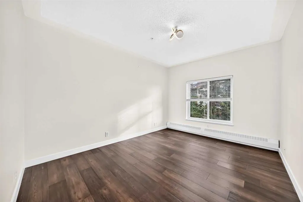10 Discovery Ridge Close SW #437