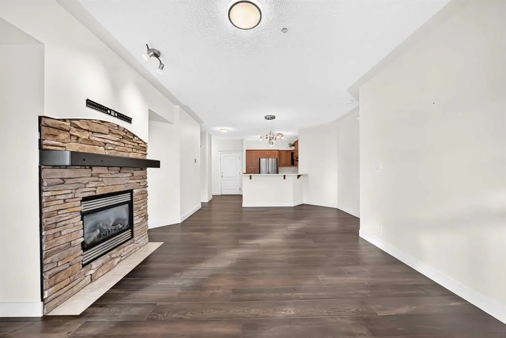 10 Discovery Ridge Close SW #437