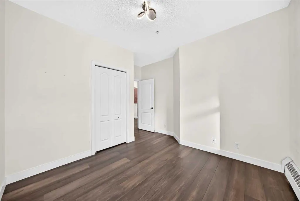 10 Discovery Ridge Close SW #437