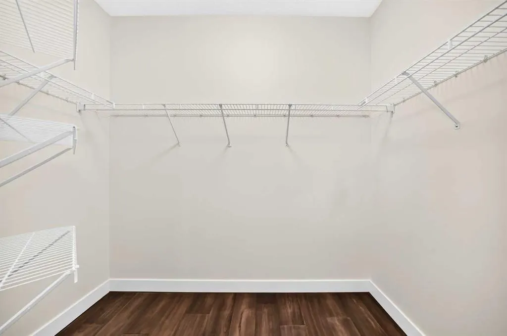 10 Discovery Ridge Close SW #437